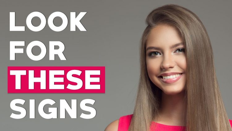 9 Body Language Signs She’s Attracted to You